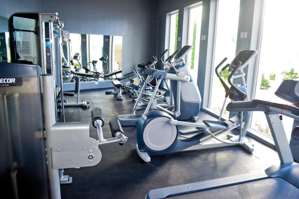 Exclusive On The Beach, Minimalist, Gym, Pool, Jacuzzi, Balcony *