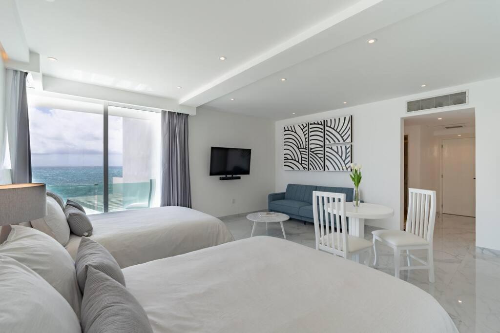 Apartment Exclusive On The Beach, Minimalist, Gym, Pool, Jacuzzi, Balcony Cancun