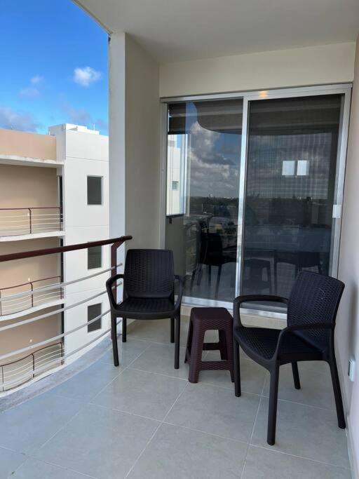 2 Bedroom Condo, Pool, Great Wifi & Tvs * Cancún