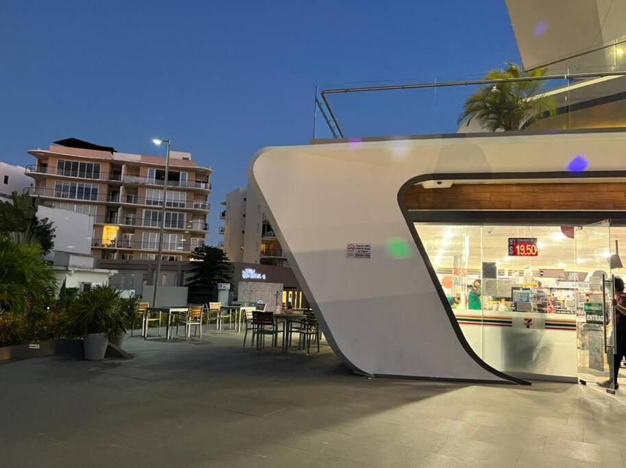 Apartamento 2 Bedroom Condo, Pool, Great Wifi & Tvs *