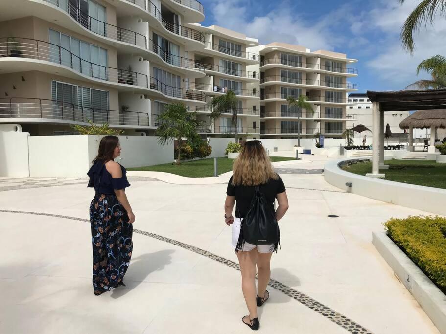 2 Bedroom Condo, Pool, Great Wifi & Tvs Cancún