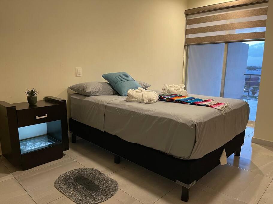2 Bedroom Condo, Pool, Great Wifi & Tvs Apartamento *