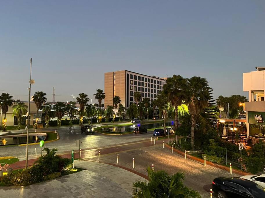 2 Bedroom Condo, Pool, Great Wifi & Tvs Apartamento *