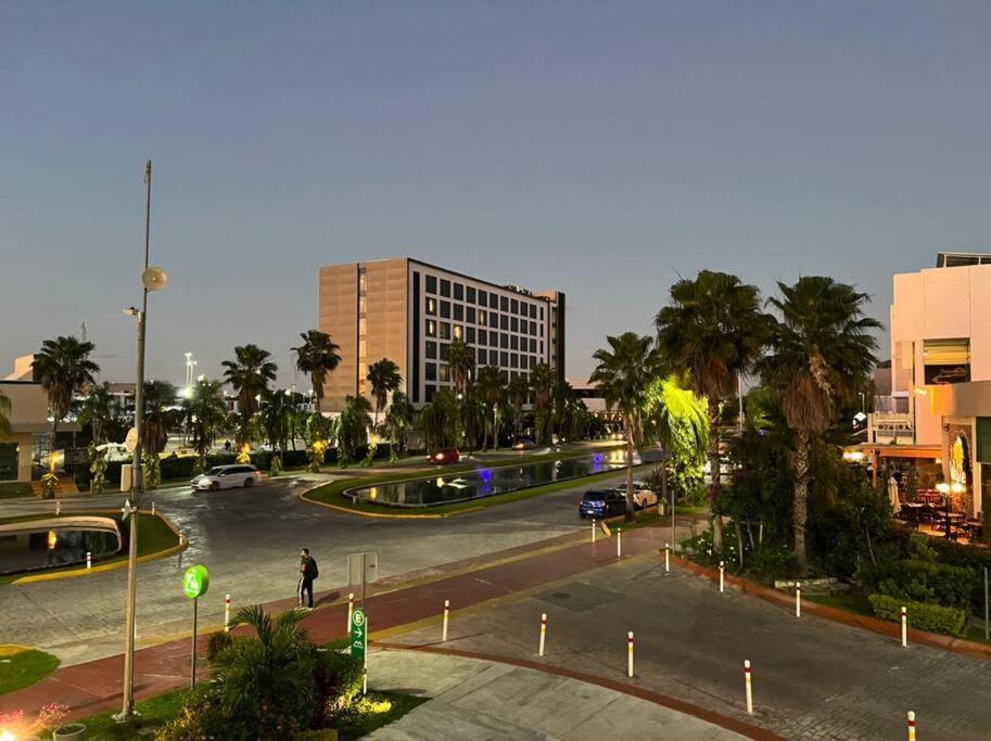 2 Bedroom Condo, Pool, Great Wifi & Tvs Apartamento *