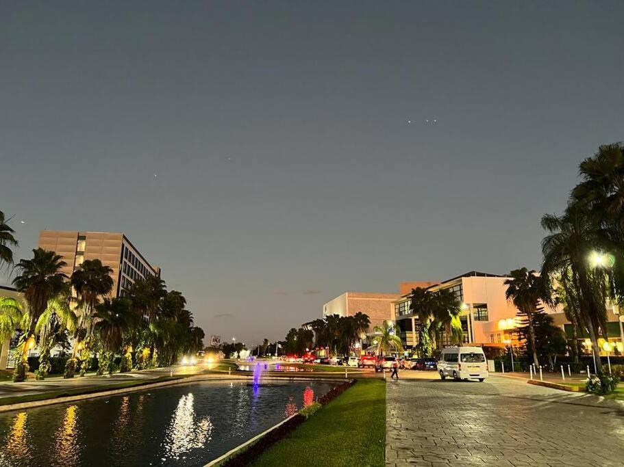 Apartamento 2 Bedroom Condo, Pool, Great Wifi & Tvs *