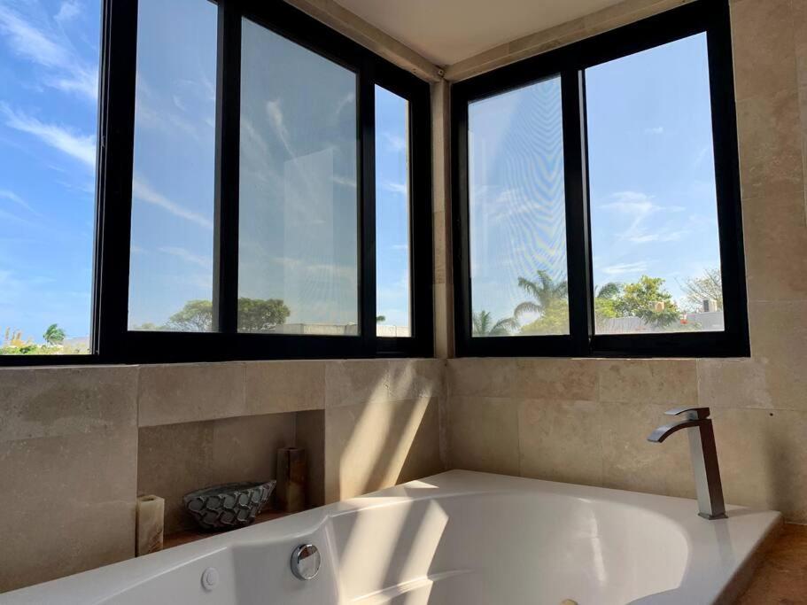 Charming Lagoon Front By Casa Paraiso Villa Cancún
