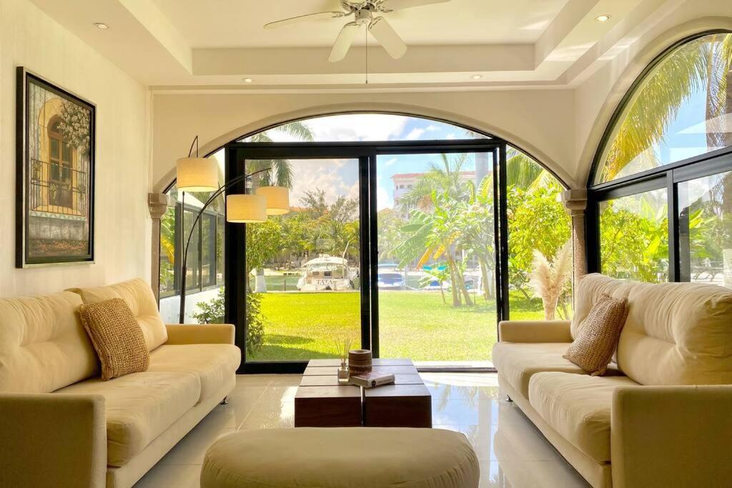 Villa Charming Lagoon Front By Casa Paraiso Cancún