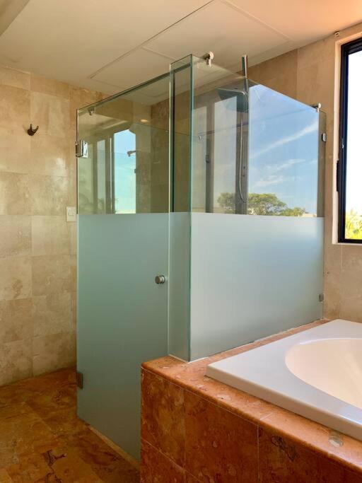 Charming Lagoon Front By Casa Paraiso Villa