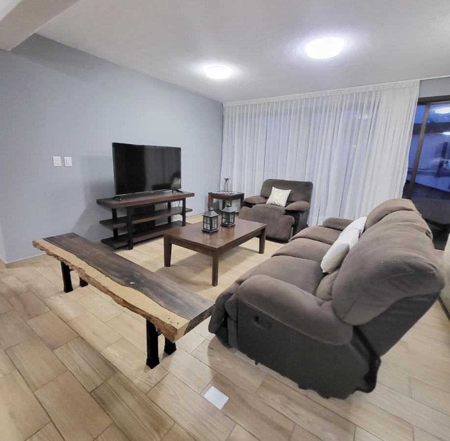 Apartamento Departamento De 3 Y 3 Baños. *