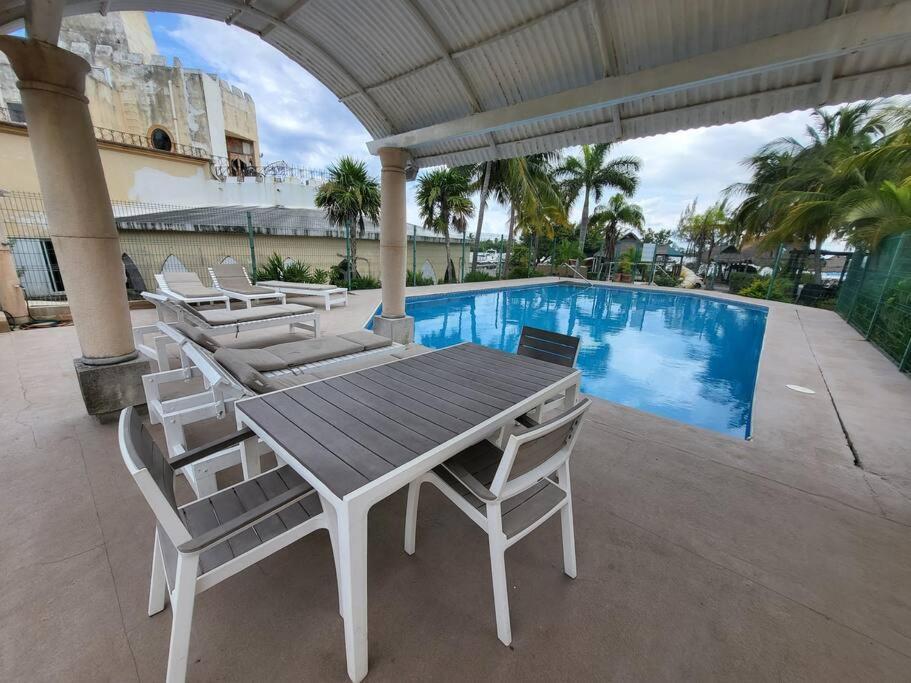 3 House At Side Of The Lagoon Cancun