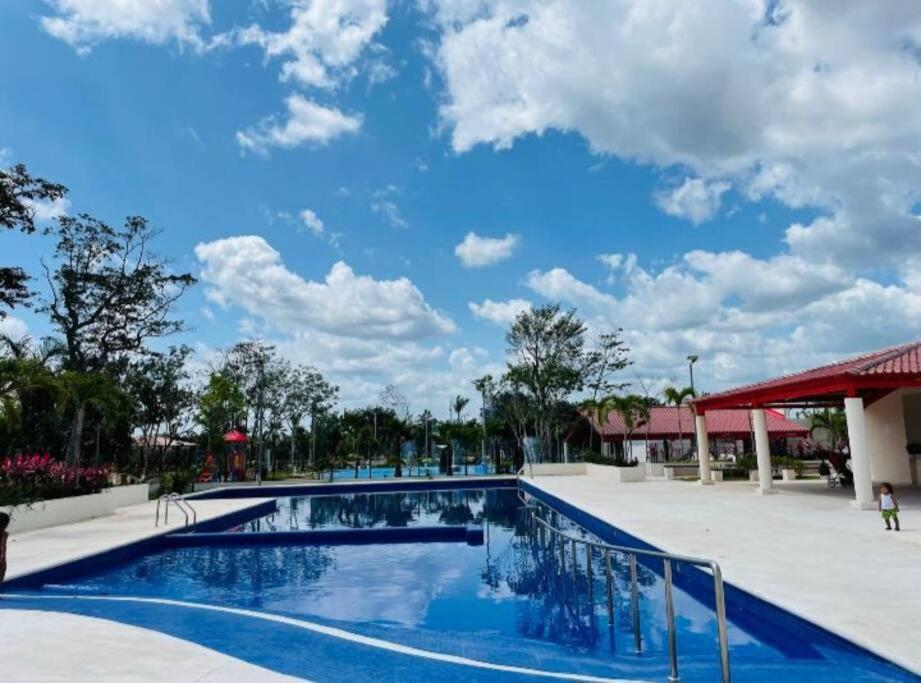 Smart House With Pool & Aquapark *