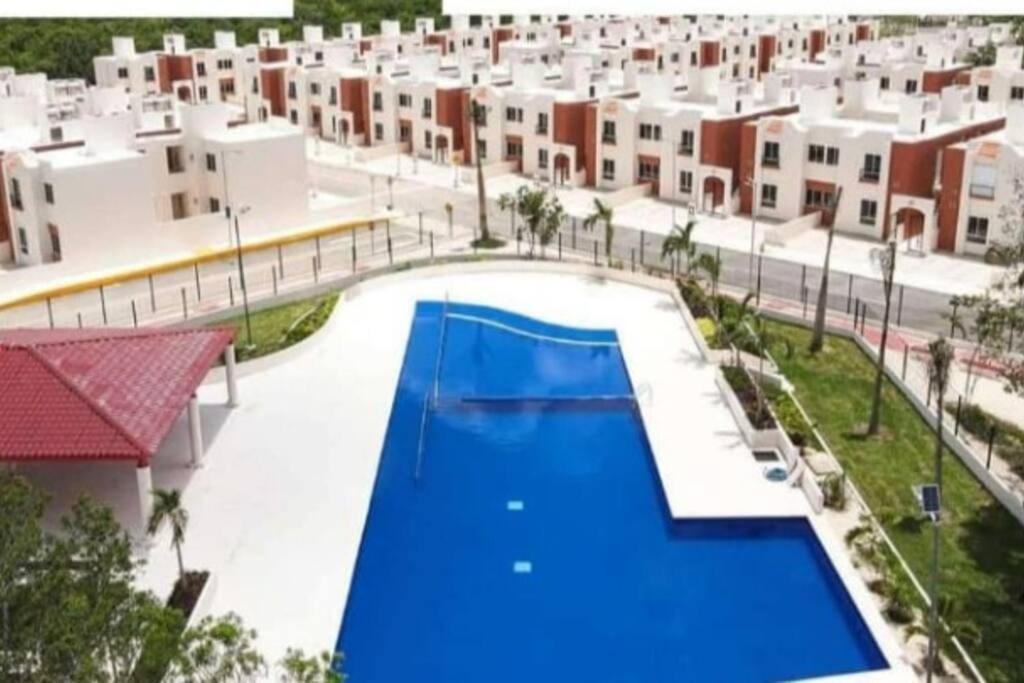 Smart House With Pool & Aquapark Apartamento
