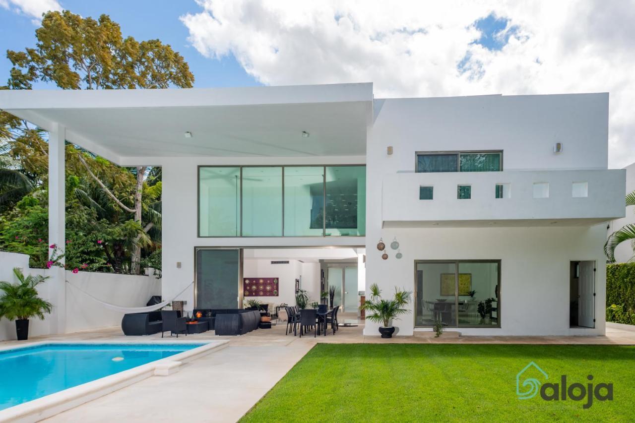Modern With Private Pool In *