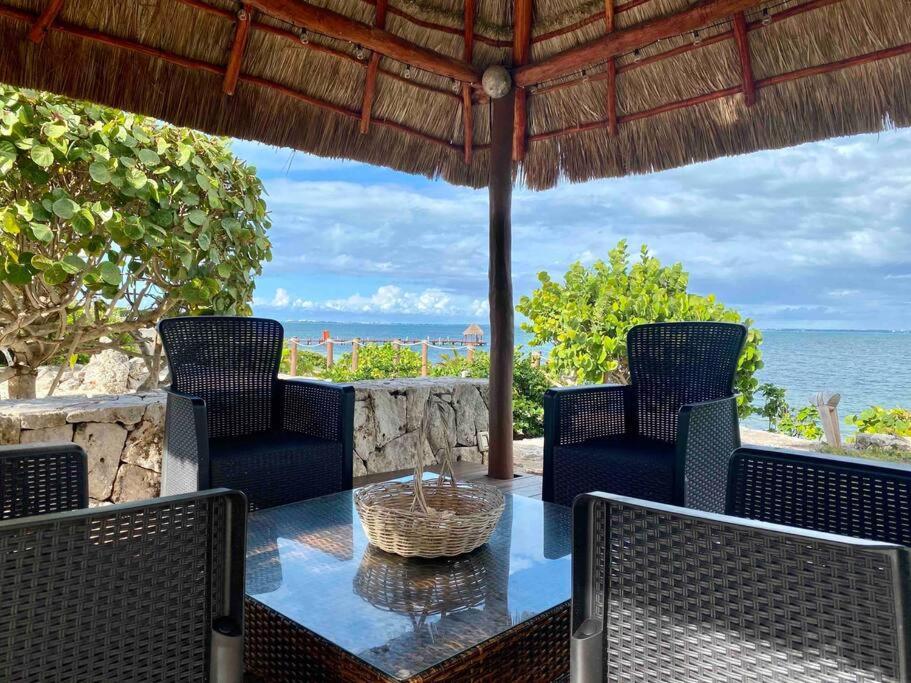 Villa El Meco Beachfront & Private Pool By Casa Paraiso Cancún