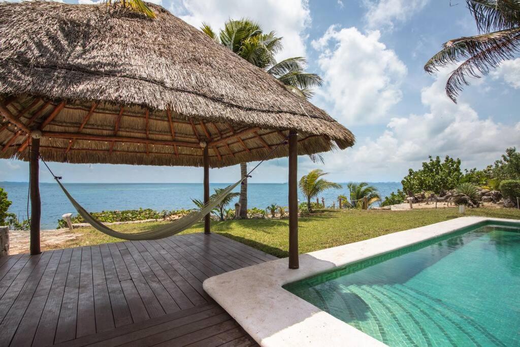 Villa El Meco Beachfront & Private Pool By Casa Paraiso Cancún