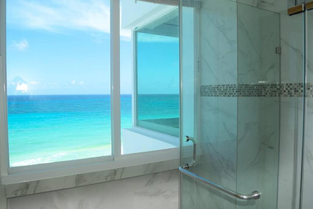 Ocean Front 2c, New Listing Cancún