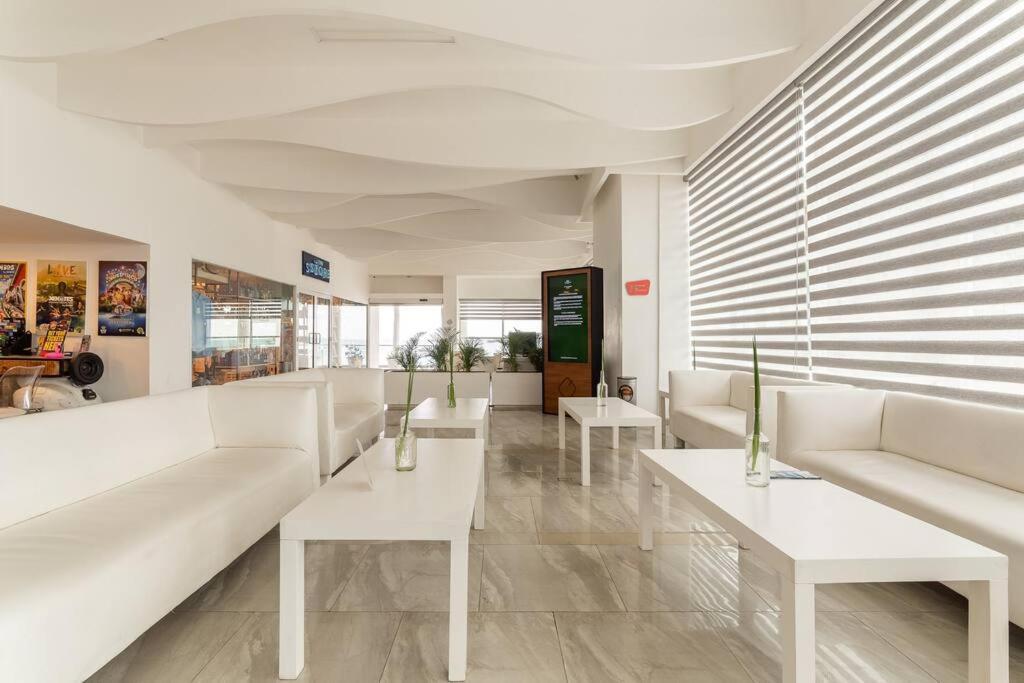 Ocean Front 2c, New Listing Apartamento *