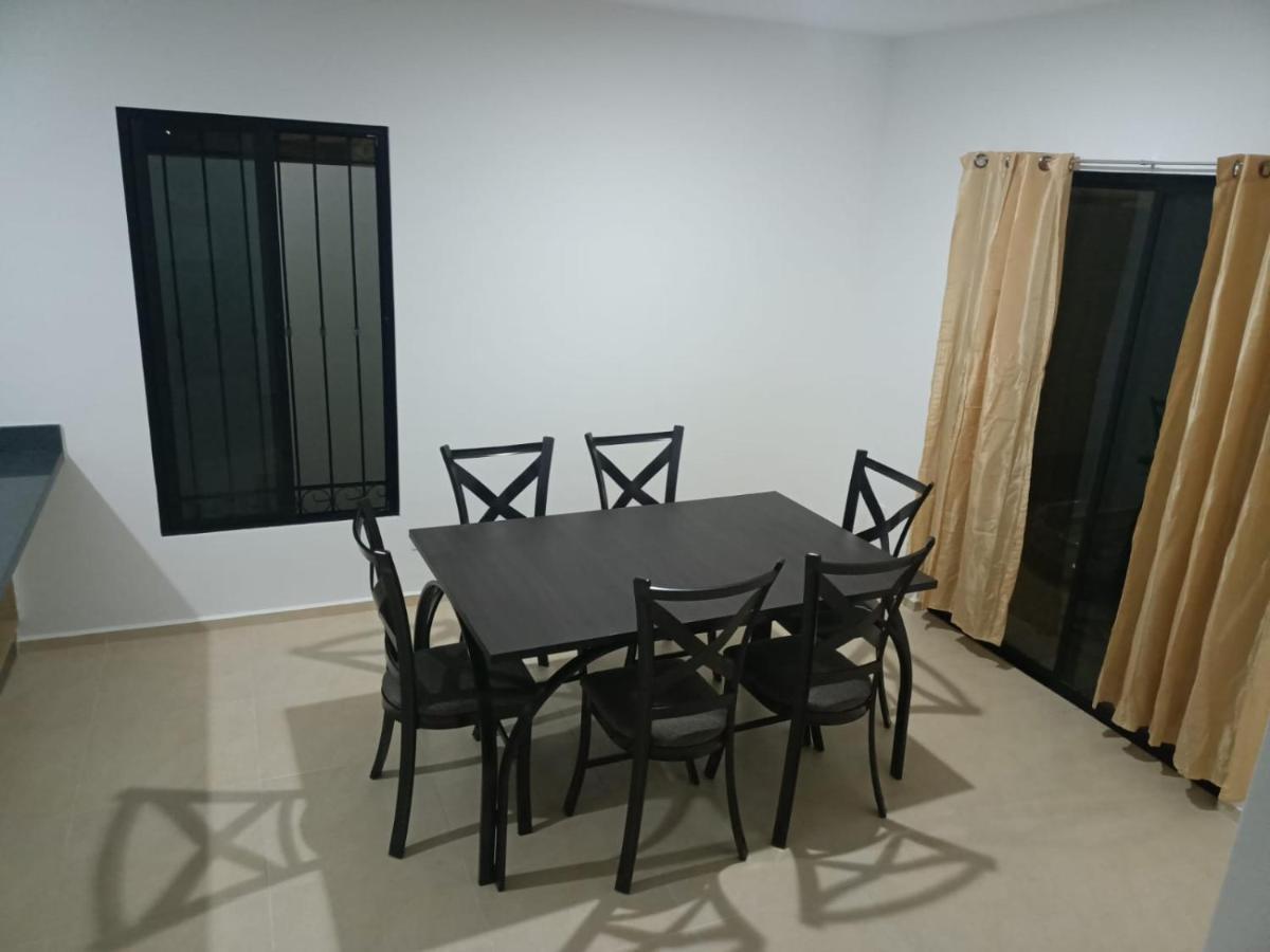 Villa Hermosa Casa A 15 Minutos Del Aeropueto De En Exclusivo Fraccionamiento Residencial Cancún