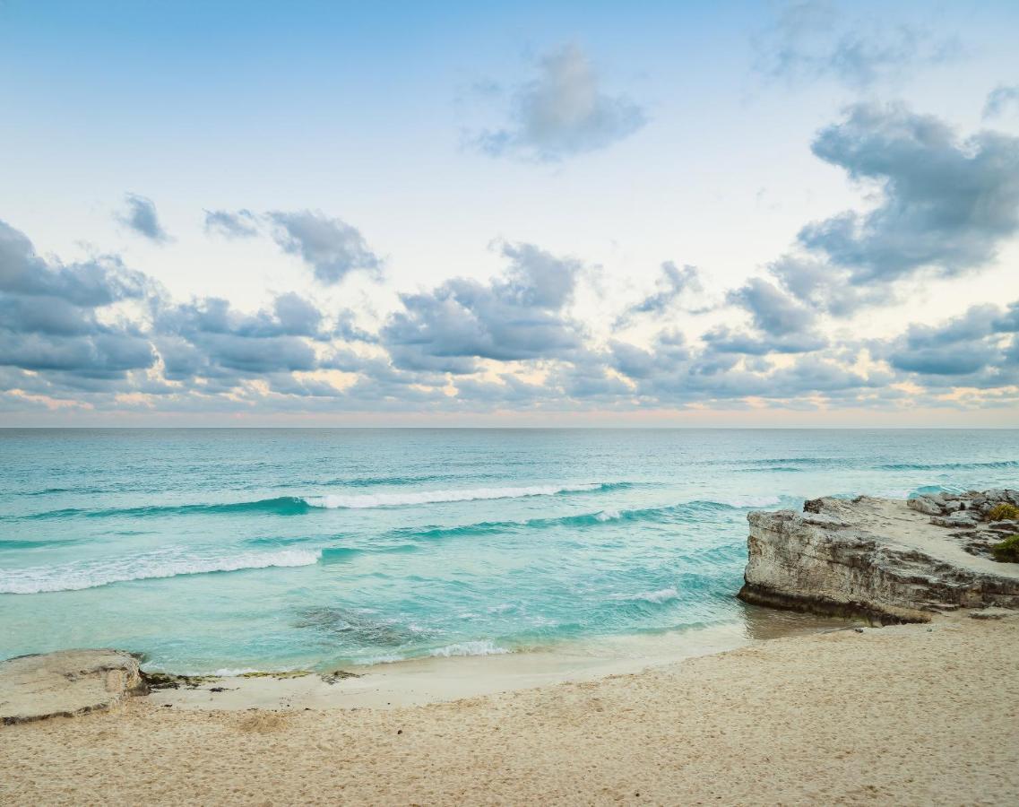 Apartment Beachfront Studio! Ubicacion Perfecta!