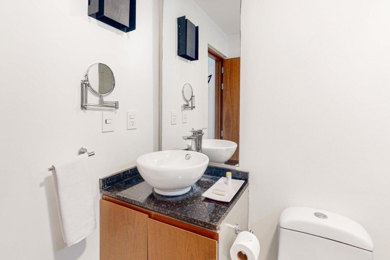 Seven Boutique Unit #36 *