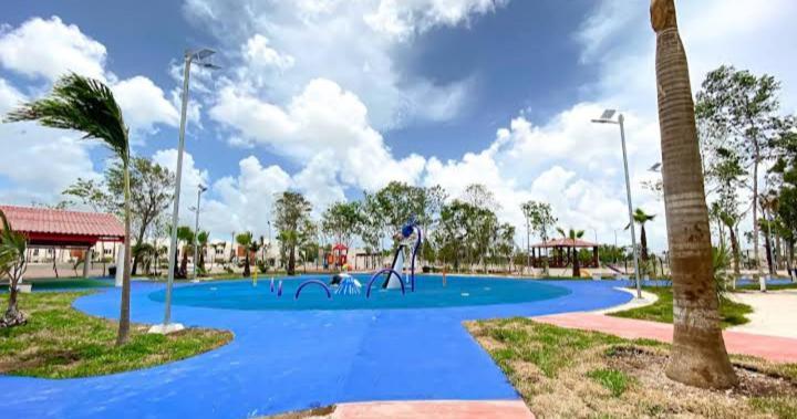 Smart House With Pool & Aquapark * Cancún