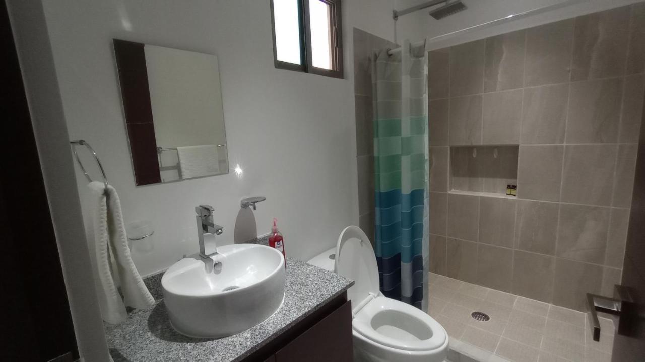 Excellent 2 Bedroom With Pool! Apartamento