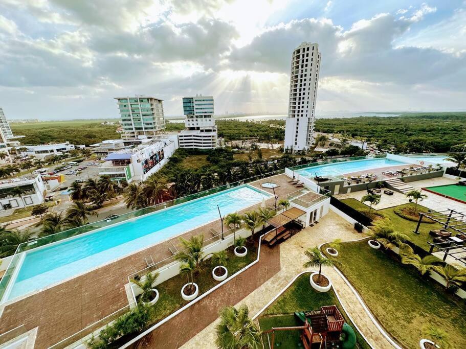 Perfect Location At Malecon Americas Apartamento Cancún
