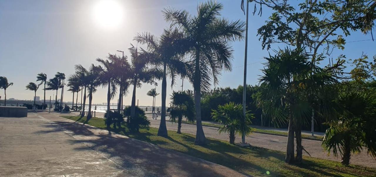 Perfect Location At Malecon Americas *