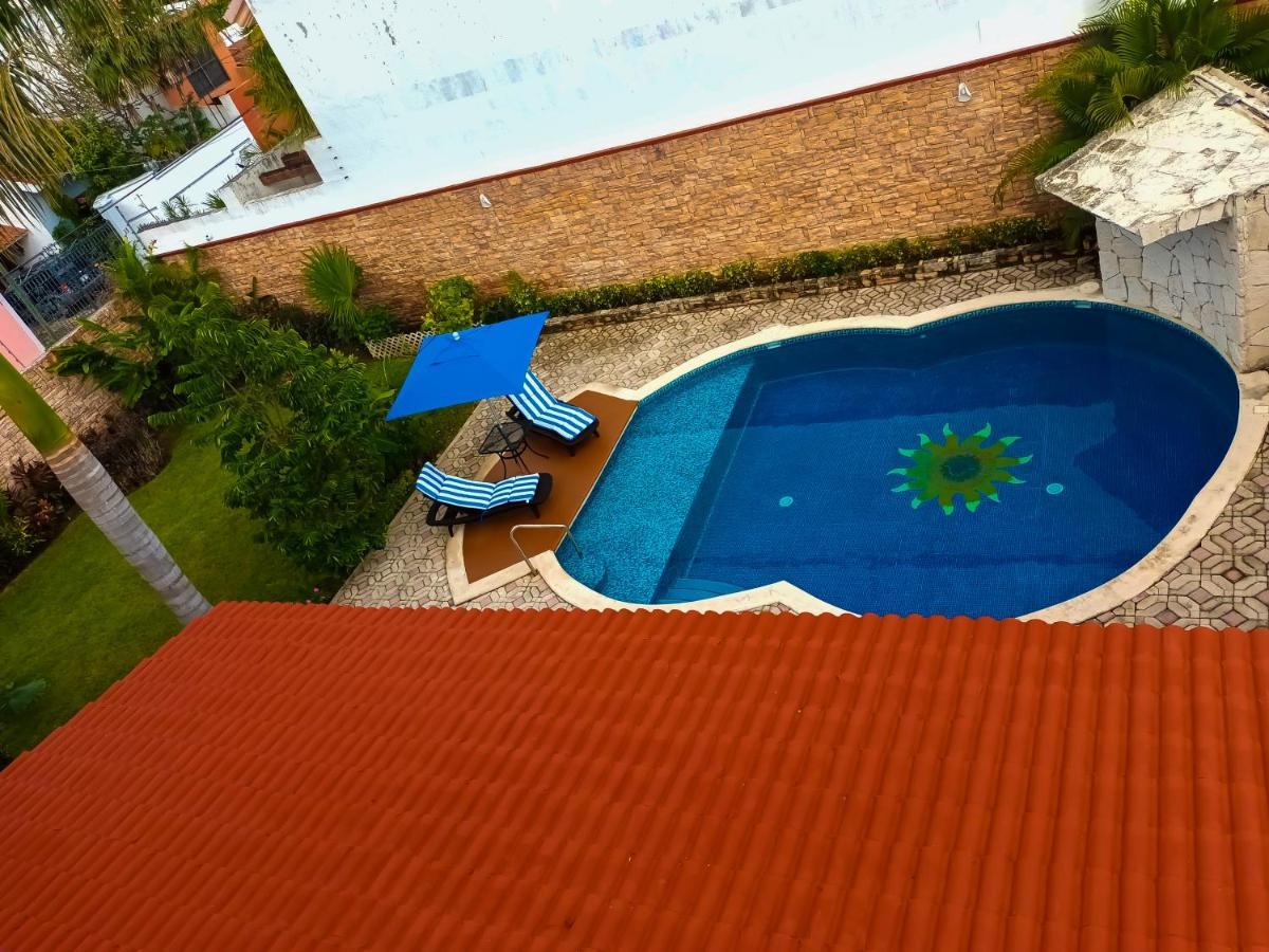 Hermosa Casa, En Renta Vacacional Con Piscina, A Tan Solo10 Minutos De La Playa, Cerca De Centros Comerciales, Restaurantes, Bares Y Supermercados Cancun