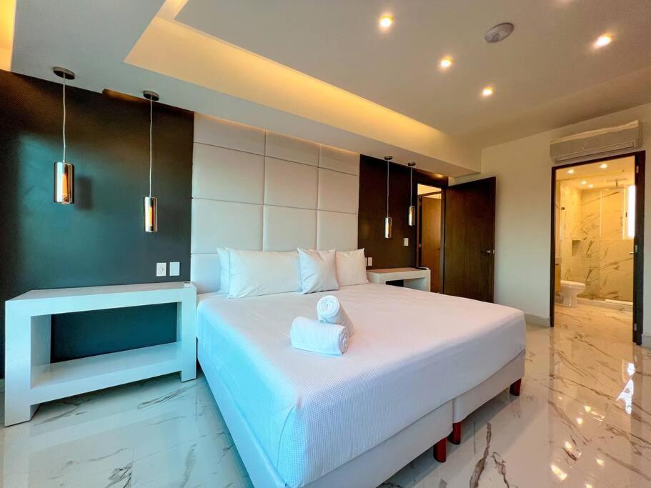 Luxury 3br •
