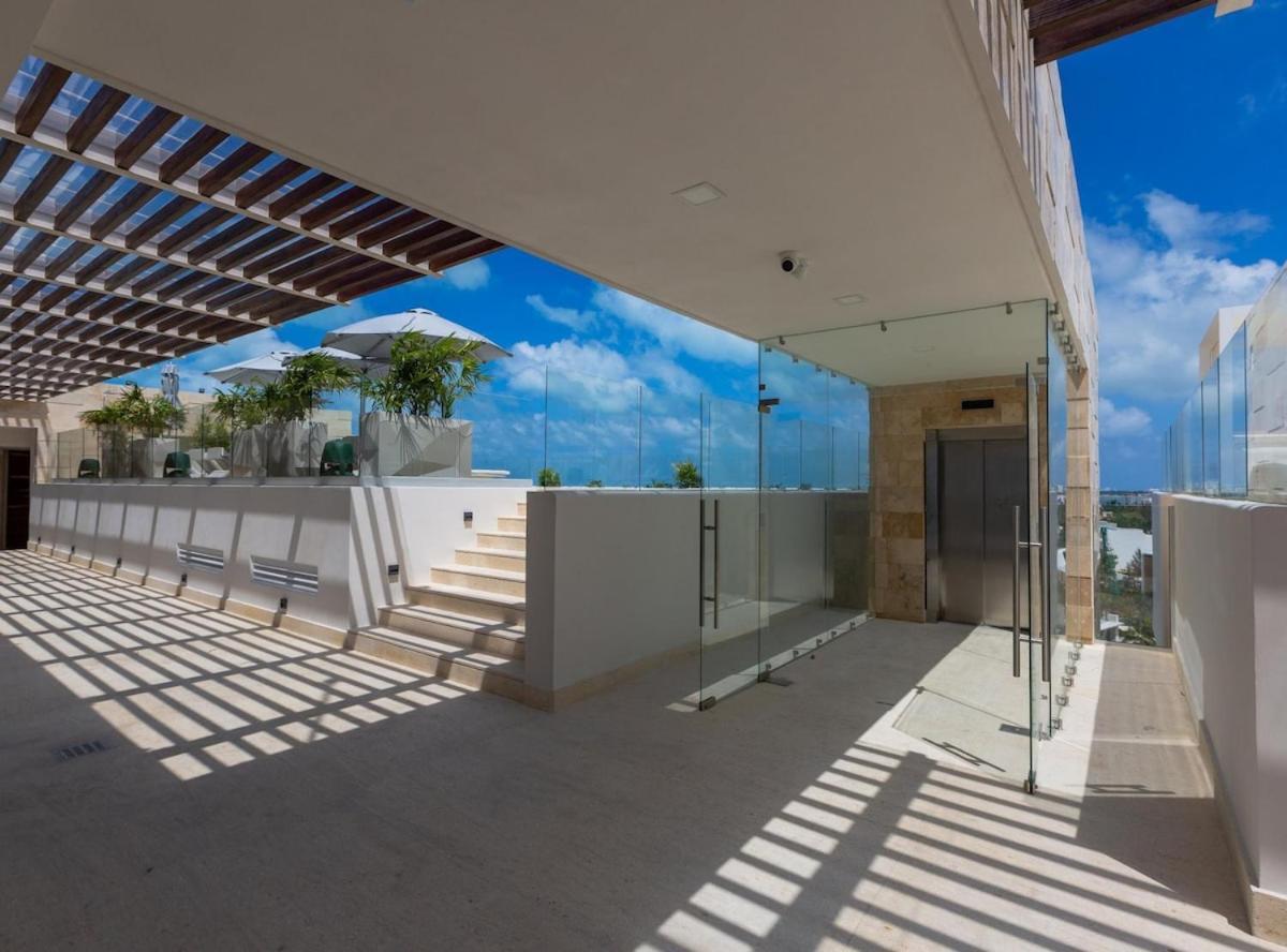 Rooftop Pool- Family Apartment- Ocean View -close *