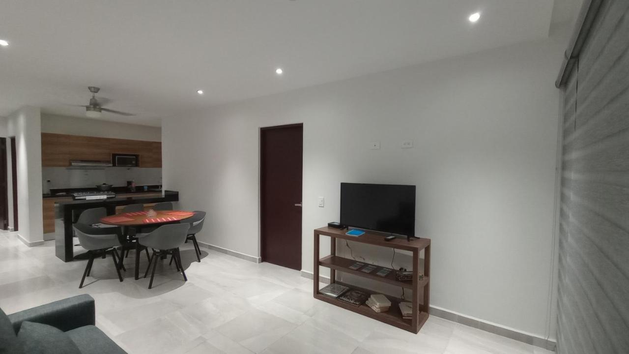 Excellent 2 Bedroom With Pool! *