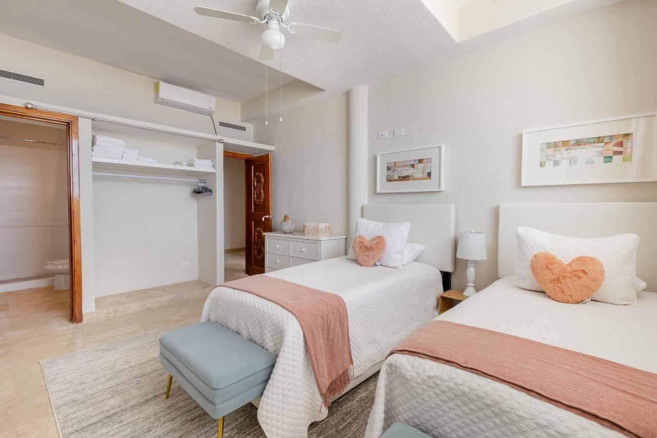 Holiday home Amazing 5 Bedroom On The Beach! Cancun