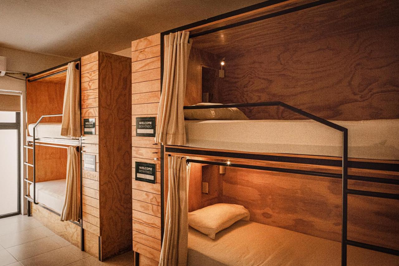 Hostal Nomads & Rooftop Pool