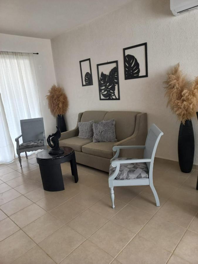 Preciosa Casa Turquesa En Apartamento