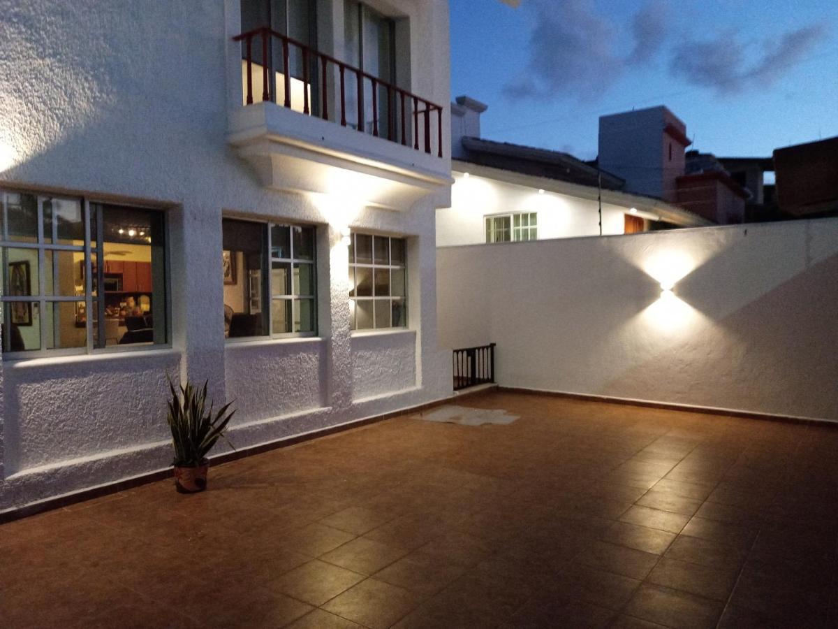 Hermosa Casa, En Renta Vacacional Con Piscina, A Tan Solo10 Minutos De La Playa, Cerca De Centros Comerciales, Restaurantes, Bares Y Supermercados Cancún