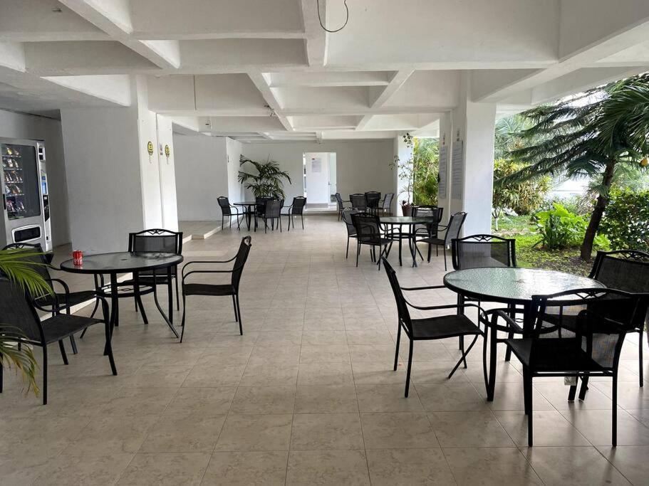 & Office Pool Apartment *