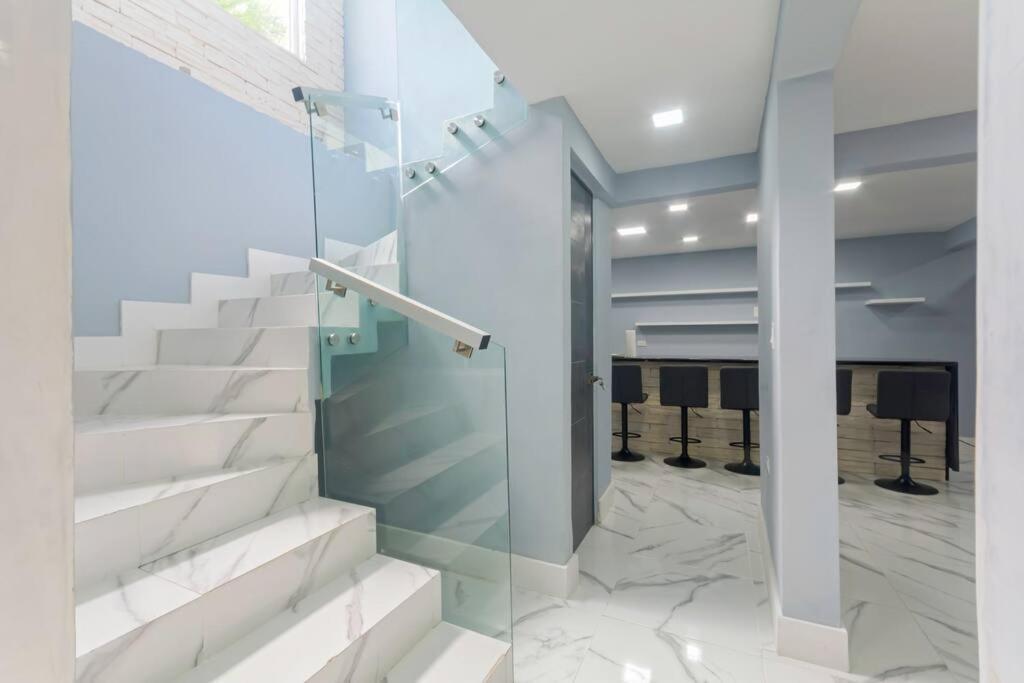 Beautiful 7bdr By Isla Mujeres Ferry * Cancun