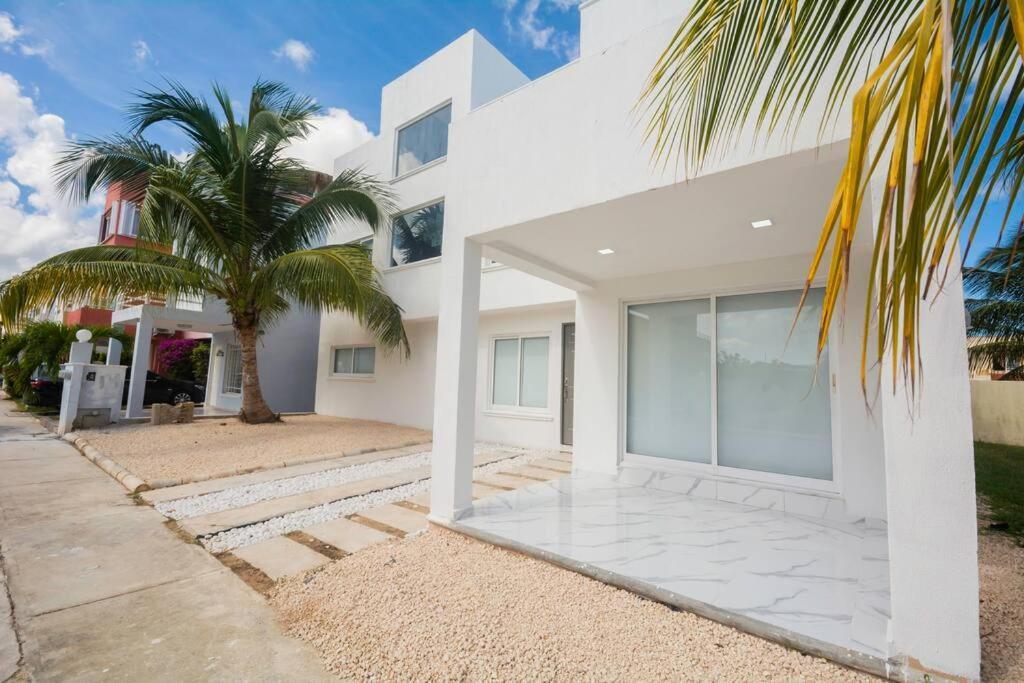 Holiday home Beautiful 7bdr By Isla Mujeres Ferry *