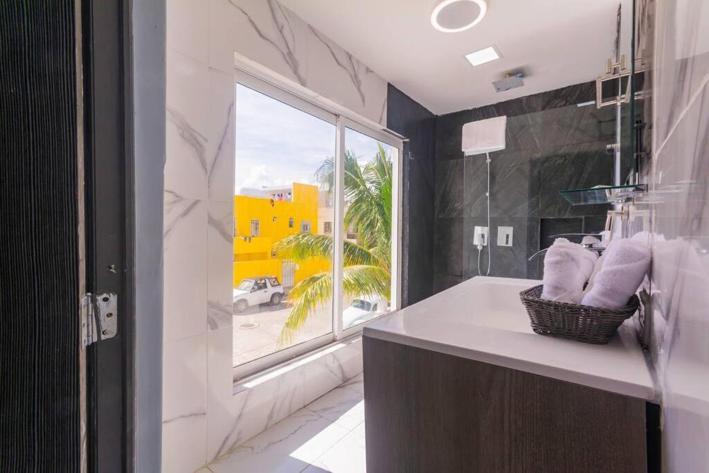 Beautiful 7bdr By Isla Mujeres Ferry Holiday home Cancun