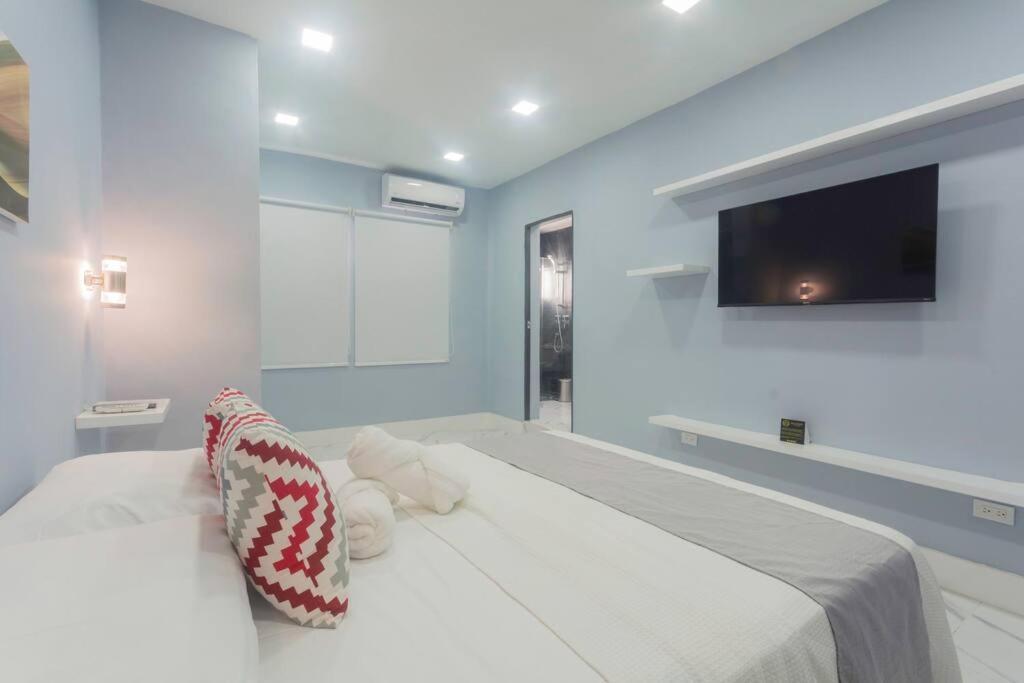 Beautiful 7bdr By Isla Mujeres Ferry Holiday home Cancun
