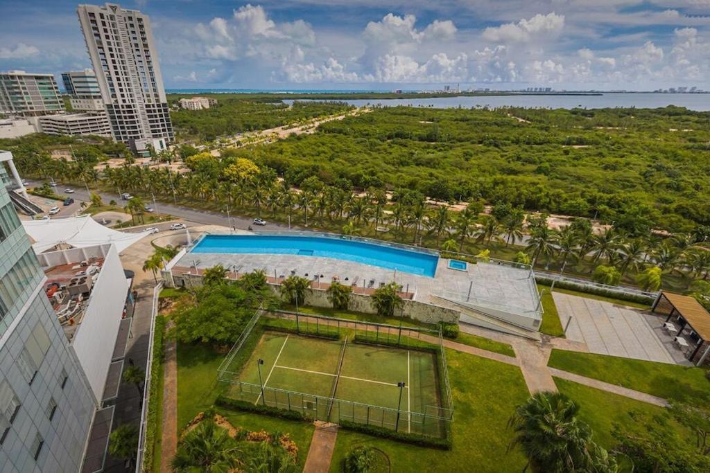 *new* Ocean & Lagoon View Next To Plaza Las Americas! *