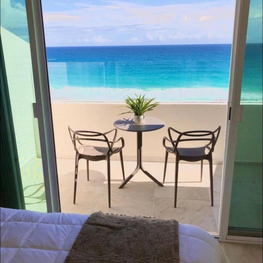 En Zona Hotelera Frente A La Playa Quintana Roo, Mexico * Cancún