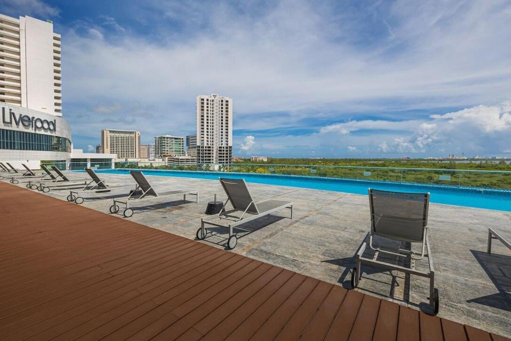 *new* Ocean & Lagoon View Next To Plaza Las Americas! Apartment Cancun