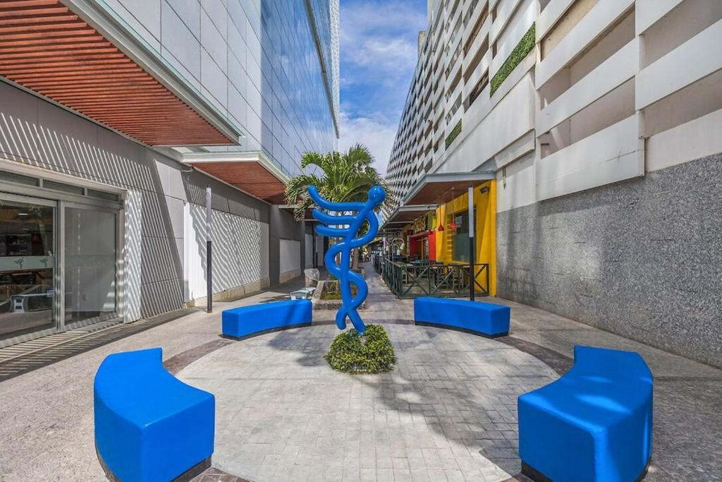 *new* Ocean & Lagoon View Next To Plaza Las Americas! Apartamento *
