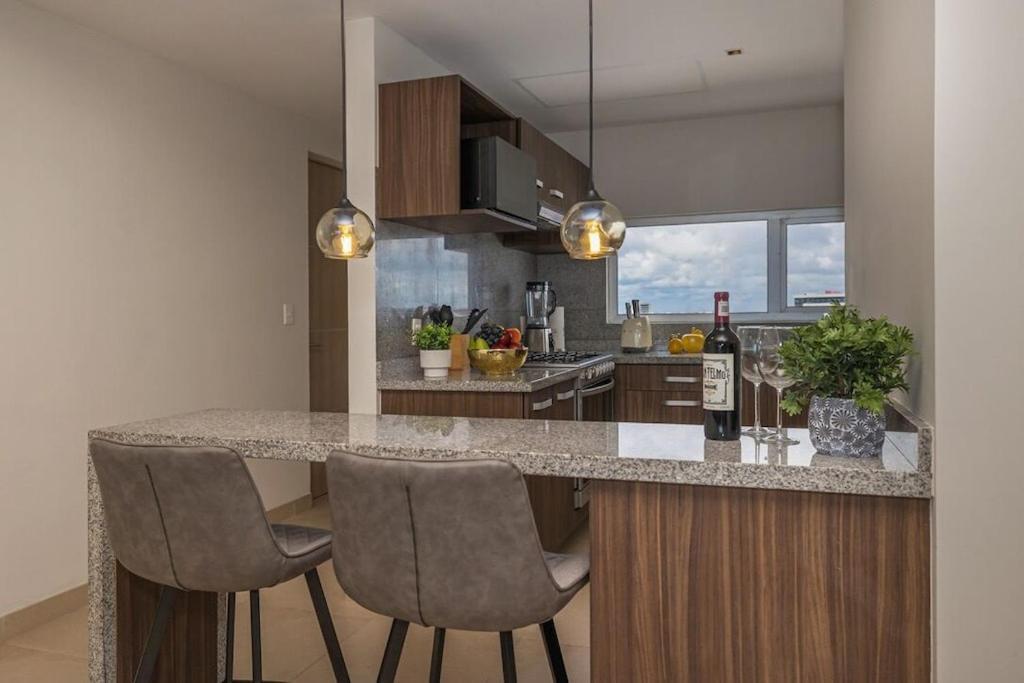 *new* Ocean & Lagoon View Next To Plaza Las Americas! * Cancun
