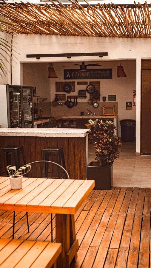 Nomads & Rooftop Pool Hostal *