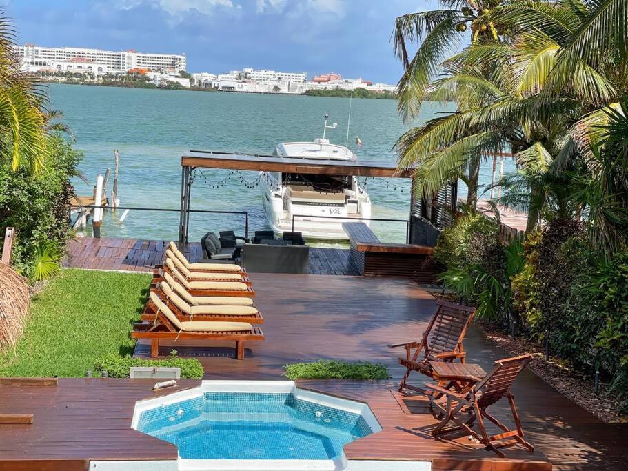 Pok Ta Pok Villa Cancún