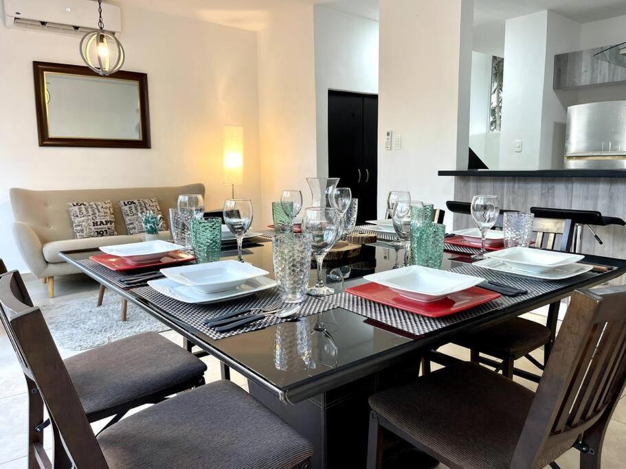 3br Beautiful House With Pool Close To The Beach! Сasa de vacaciones