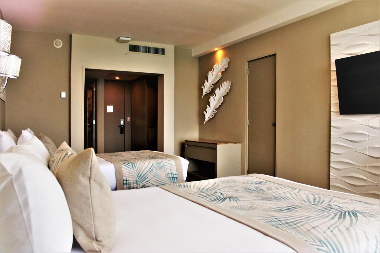 Krystal Grand Cancún